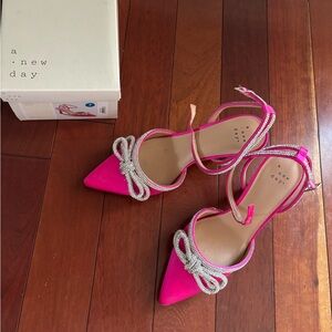 A New Day Fuchsia Heels with Metallic Details